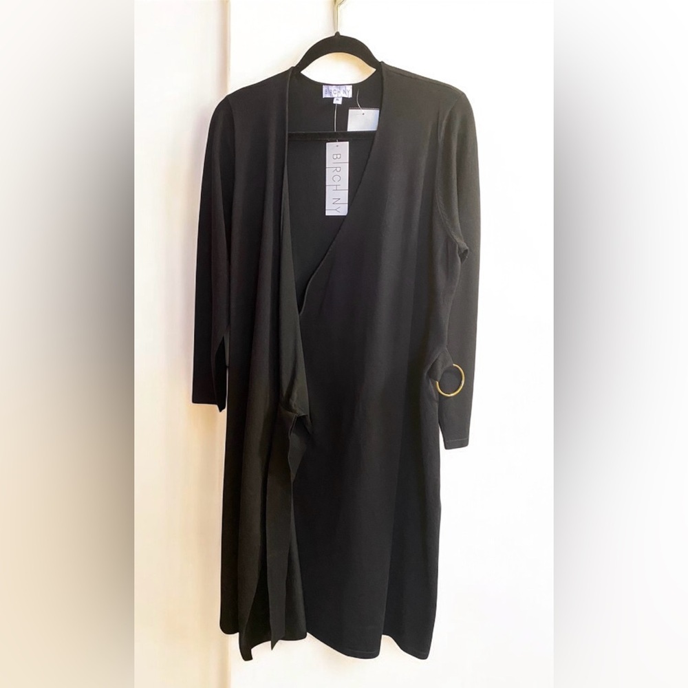 BIRCH NY Black V-Neck Wrap Style Dress
NWT
PTP-21
L-40
*Marked Down - Picture 6 of 7